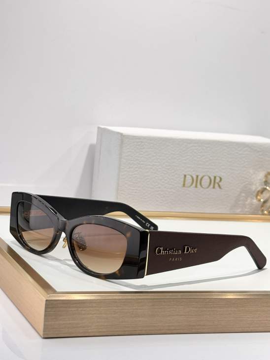 Picture of Dior Sunglasses _SKUfw76705675fw